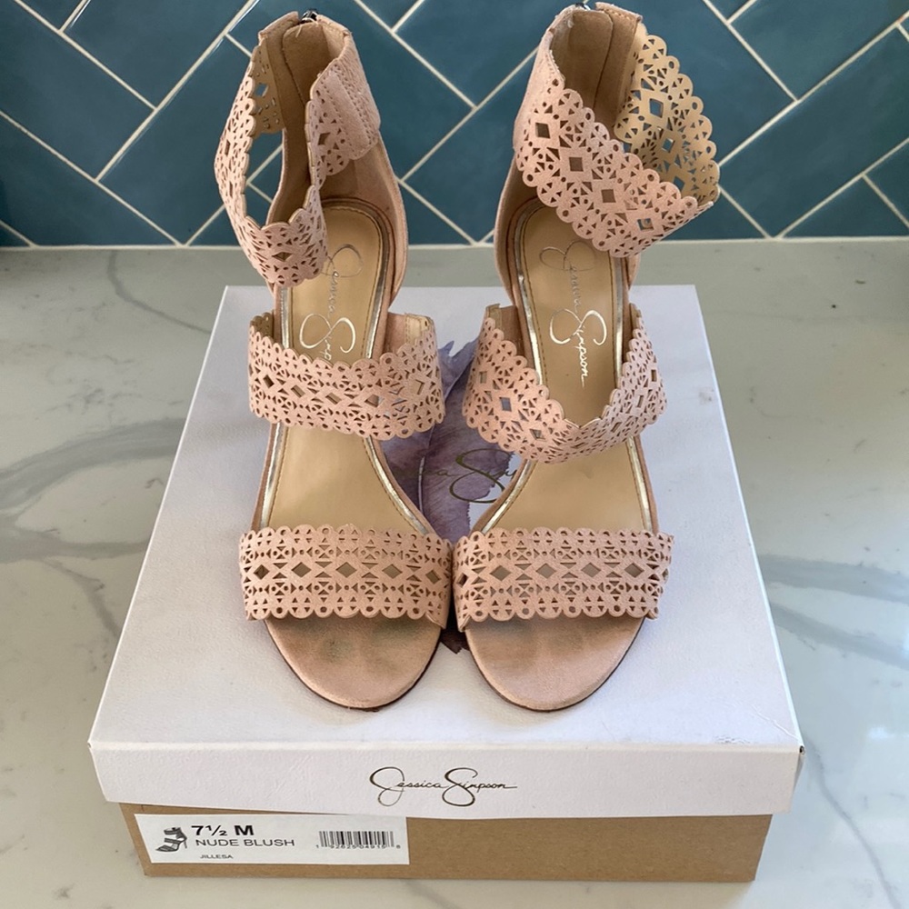Jessica Simpson Jillesa Light Pink Heel. Size 7 1/2.